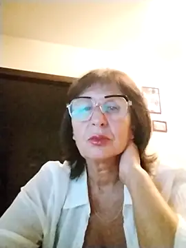 Snapshot of AlbinaXPretty chatting on September 9, 2025, 8:08 pm AlbinaXPretty online show from September 9, 2025, 8:08 pm