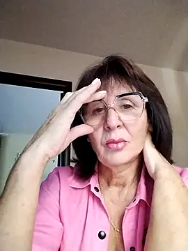 Snapshot of AlbinaXPretty chatting on September 28, 2025, 7:25 am AlbinaXPretty online show from September 28, 2025, 7:25 am