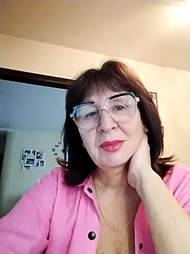 Snapshot of AlbinaXPretty chatting on October 15, 2025, 6:24 am AlbinaXPretty online show from October 15, 2025, 6:24 am