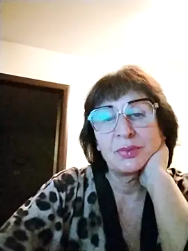 Snapshot of AlbinaXPretty chatting on October 21, 2025, 5:46 pm AlbinaXPretty online show from October 21, 2025, 5:46 pm