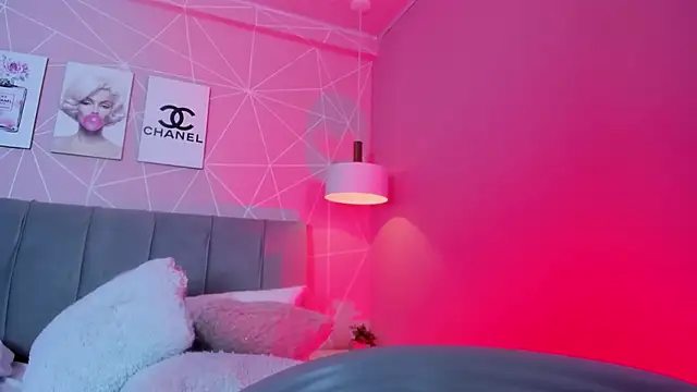 dolly zoe online show from February 23, 2026, 5:05 am