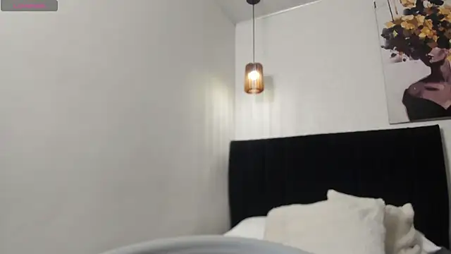 dolly zoe online show from April 11, 2026, 5:12 am