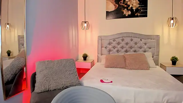 ayshel   online show from March 18, 2025, 5:31 am