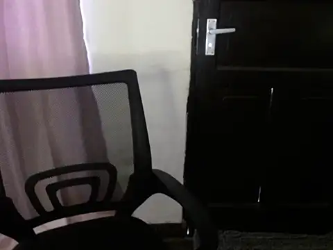 Snapshot of savage_laura chatting on February 5, 2026, 8:30 am savage laura online show from February 5, 2026, 8:30 am