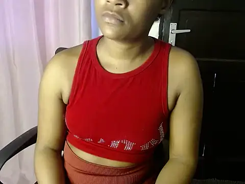 Snapshot of savage_laura chatting on February 9, 2026, 8:51 am savage laura online show from February 9, 2026, 8:51 am