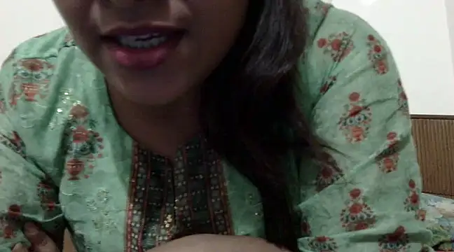 Snapshot of shekira99 chatting on March 18, 2025, 2:37 pm shekira99 online show from March 18, 2025, 2:37 pm