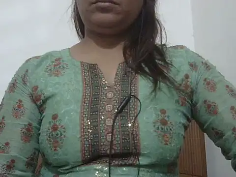 Snapshot of shekira99 chatting on February 17, 2026, 8:48 pm shekira99 online show from February 17, 2026, 8:48 pm