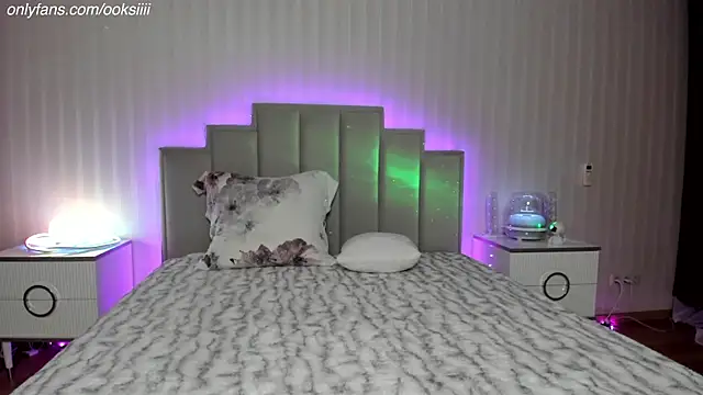 ooksiiii online show from January 12, 2026, 7:52 pm