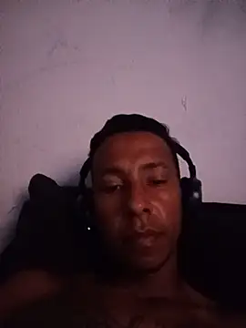 jhonjhon2131 online show from May 24, 2026, 12:43 pm