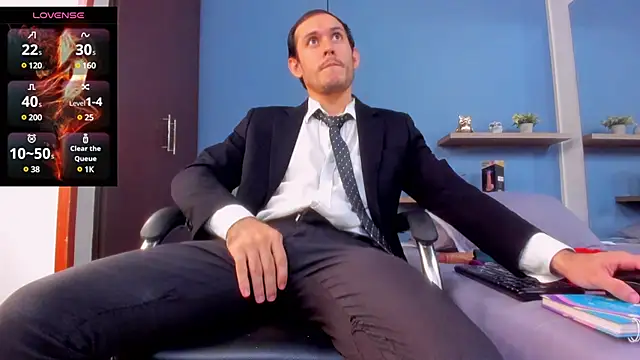 jeanpiere  online show from December 8, 2024, 1:58 pm