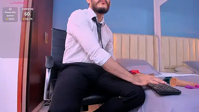 jeanpiere  online show from March 13, 2025, 1:40 pm