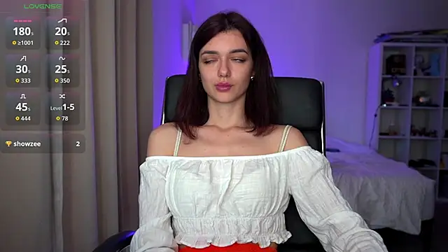 Snapshot of olivia_jeas chatting on October 17, 2025, 9:17 pm olivia jeas online show from October 17, 2025, 9:17 pm