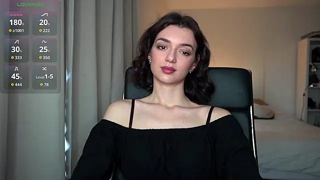 olivia jeas online show from November 24, 2025, 10:42 pm