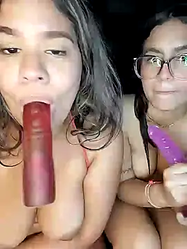 LarissaGaby01 online show from February 8, 2025, 3:19 am