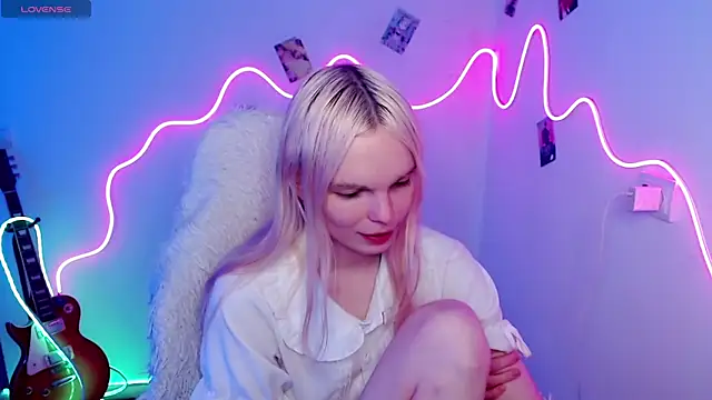 Emily Nyaffee online show from November 5, 2025, 1:00 pm