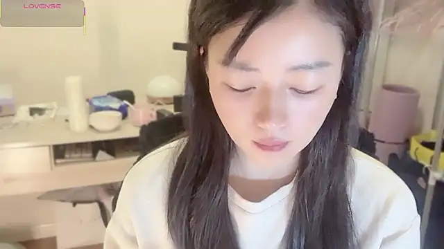 A-xena online show from December 4, 2025, 2:32 am