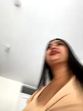 NatashaBrown12 online show from October 28, 2025, 1:03 pm