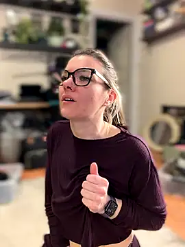 LadyLena1 online show from November 14, 2025, 4:28 pm