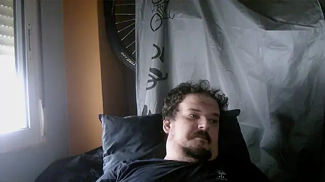 Snapshot of porkorossy chatting on October 6, 2025, 7:06 am porkorossy online show from October 6, 2025, 7:06 am