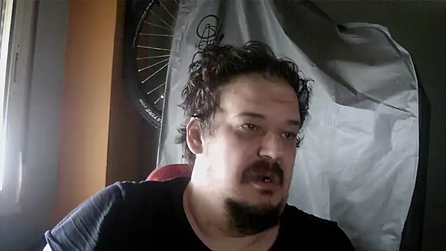 Snapshot of porkorossy chatting on October 19, 2025, 7:53 am porkorossy online show from October 19, 2025, 7:53 am