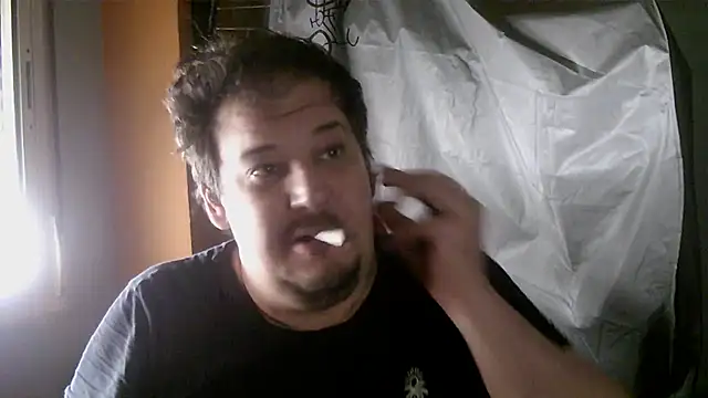 porkorossy online show from October 27, 2025, 9:24 am