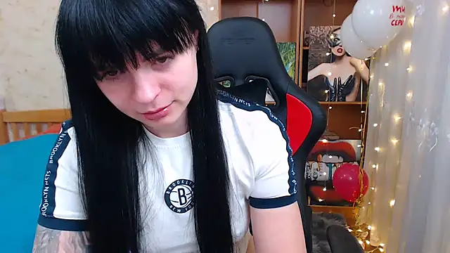 Snapshot of JuicyJess chatting on February 17, 2025, 8:04 pm JuicyJess online show from February 17, 2025, 8:04 pm