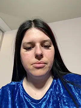 Snapshot of Annatrybebetter chatting on August 5, 2026, 7:38 pm Annatrybebetter online show from August 5, 2026, 7:38 pm