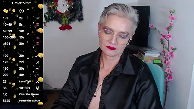 Snapshot of scarlett_paris22 chatting on January 4, 2025, 12:05 am scarlett paris22 online show from January 4, 2025, 12:05 am