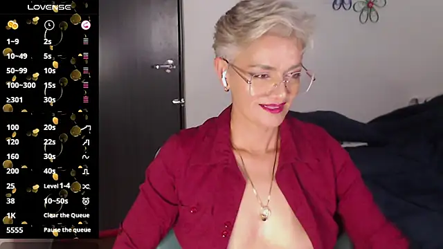 Snapshot of scarlett_paris22 chatting on January 12, 2025, 3:17 am scarlett paris22 online show from January 12, 2025, 3:17 am