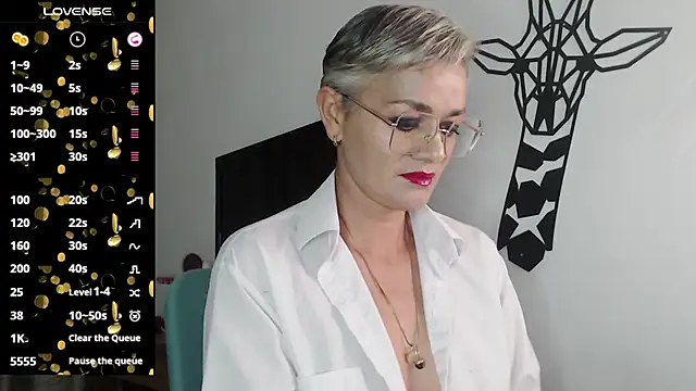 Snapshot of scarlett_paris22 chatting on January 15, 2025, 11:40 pm scarlett paris22 online show from January 15, 2025, 11:40 pm