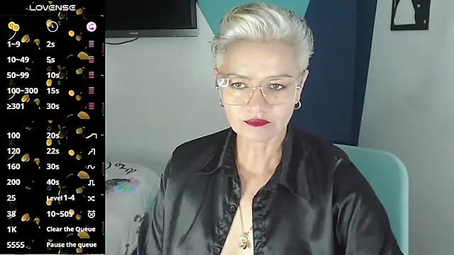 Snapshot of scarlett_paris22 chatting on March 19, 2025, 12:15 am scarlett paris22 online show from March 19, 2025, 12:15 am