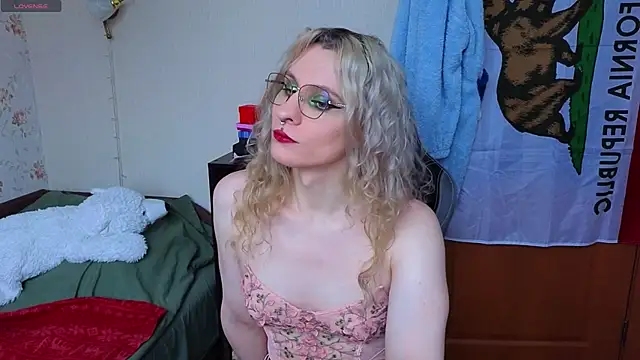 Lori Myaf online show from February 10, 2026, 1:37 pm