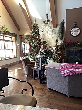 ItsDanniG online show from December 25, 2024, 3:17 pm