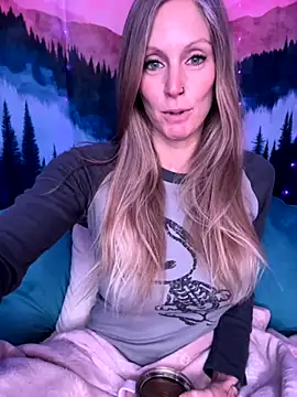 ItsDanniG online show from October 29, 2025, 5:14 pm