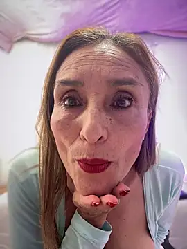 lilian prada online show from February 11, 2026, 9:20 pm