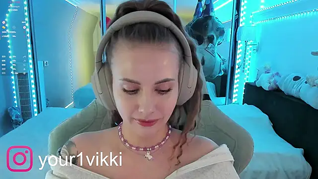 Snapshot of Vikki_Cheese chatting on February 14, 2025, 4:47 am Vikki Cheese online show from February 14, 2025, 4:47 am