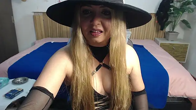 Snapshot of rose_meyer chatting on October 31, 2025, 6:42 pm rose meyer online show from October 31, 2025, 6:42 pm