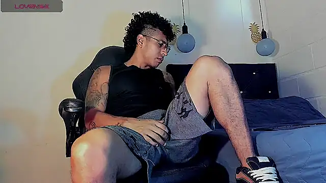 FuckHardlove online show from March 13, 2025, 3:28 pm