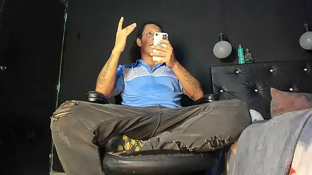 Snapshot of FuckHardlove chatting on June 14, 2026, 6:48 am FuckHardlove online show from June 14, 2026, 6:48 am