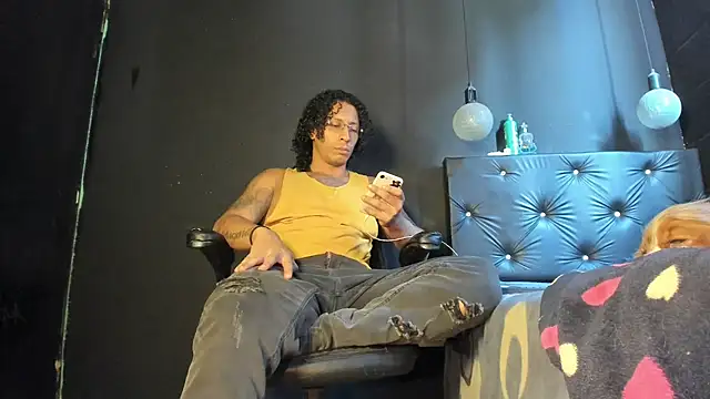 Snapshot of FuckHardlove chatting on June 14, 2026, 6:54 pm FuckHardlove online show from June 14, 2026, 6:54 pm
