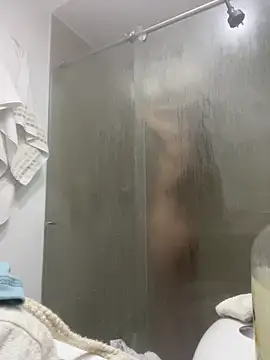 Ameellie online show from October 15, 2025, 3:12 pm