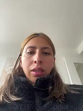 Ameellie online show from July 15, 2026, 4:01 pm