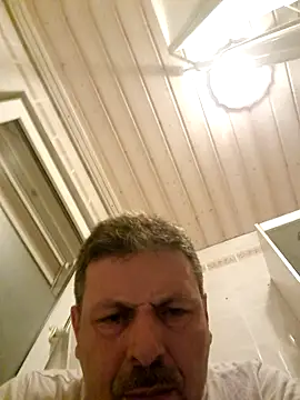 doktor38 online show from April 15, 2026, 7:10 pm