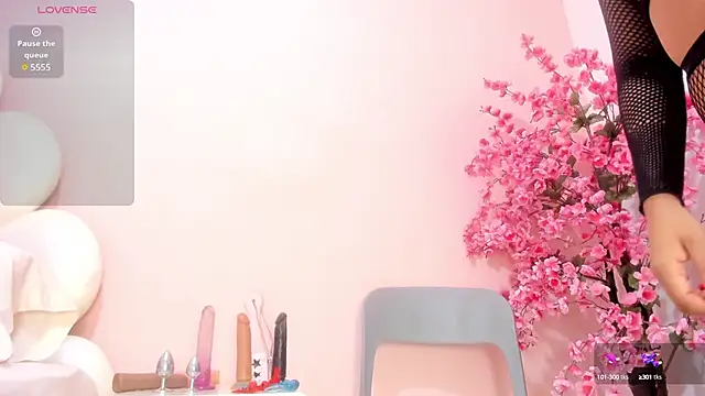 Letizia West  online show from January 19, 2025, 8:18 am