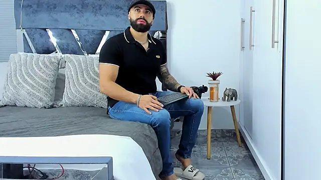 Zack Froone online show from December 3, 2025, 12:25 pm