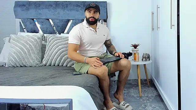 Zack Froone online show from December 4, 2025, 2:48 pm