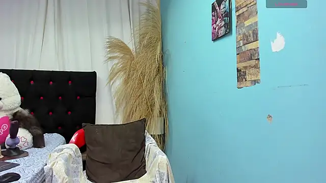 natacha wolf online show from February 26, 2026, 8:02 am