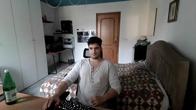 Snapshot of Alexox02 chatting on December 6, 2024, 10:05 am Alexox02 online show from December 6, 2024, 10:05 am