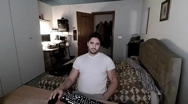 Snapshot of Alexox02 chatting on December 13, 2024, 5:54 pm Alexox02 online show from December 13, 2024, 5:54 pm