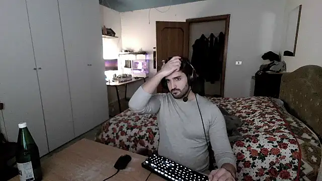 Snapshot of Alexox02 chatting on January 4, 2025, 5:47 pm Alexox02 online show from January 4, 2025, 5:47 pm